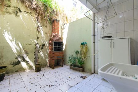 Casa à venda com 115m², 3 quartos e 2 vagasÁrea de Serviço