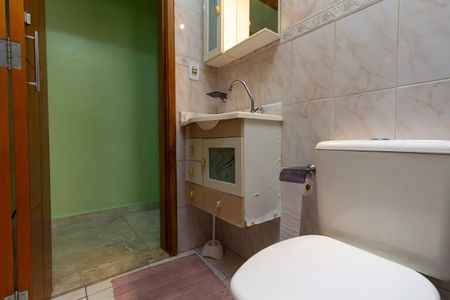 Casa à venda com 115m², 3 quartos e 2 vagasBanheiro 1