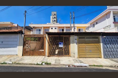 Casa à venda com 115m², 3 quartos e 2 vagasFachada