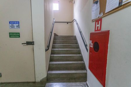 Apartamento à venda com 67m², 3 quartos e 1 vagaEscada do prédio 