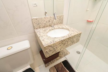 Casa à venda com 119m², 2 quartos e 2 vagasBanheiro da Suíte 2