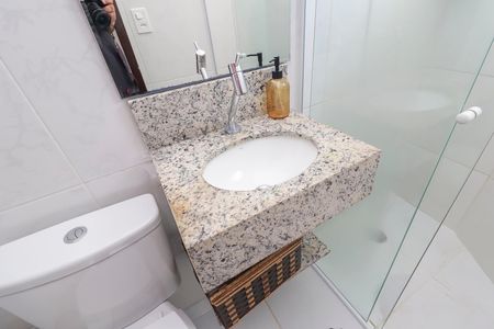 Casa à venda com 119m², 2 quartos e 2 vagasBanheiro da Suíte 1