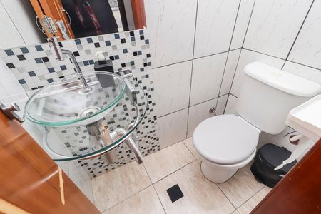 Casa à venda com 119m², 2 quartos e 2 vagasLavabo