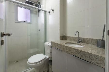 Banheiro de apartamento para alugar com 1 quarto, 50m² em Boqueirão, Praia Grande