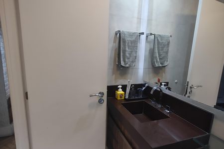 Apartamento à venda com 90m², 2 quartos e 2 vagasBanheiro da Suíte 2