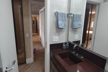 Apartamento à venda com 90m², 2 quartos e 2 vagasBanheiro da Suíte 1