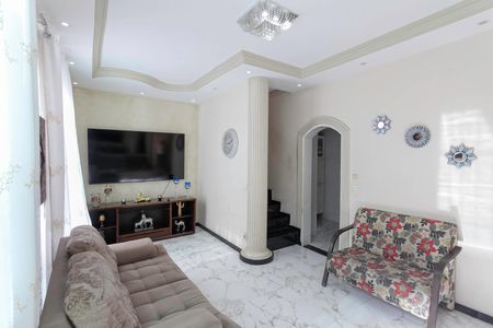 Casa à venda com 150m², 5 quartos e 2 vagasSala