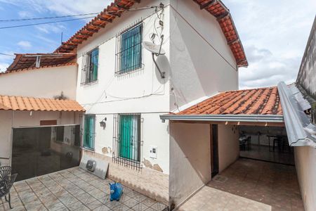 Casa à venda com 150m², 5 quartos e 2 vagasFachada