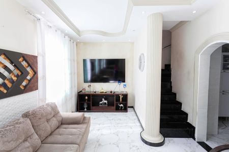 Casa à venda com 150m², 5 quartos e 2 vagasSala