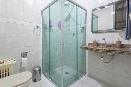 Casa à venda com 150m², 5 quartos e 2 vagasBanheiro social 