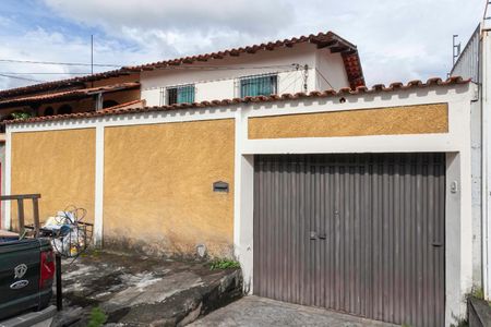 Casa à venda com 150m², 5 quartos e 2 vagasFachada