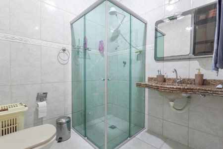 Casa à venda com 150m², 5 quartos e 2 vagasBanheiro social 