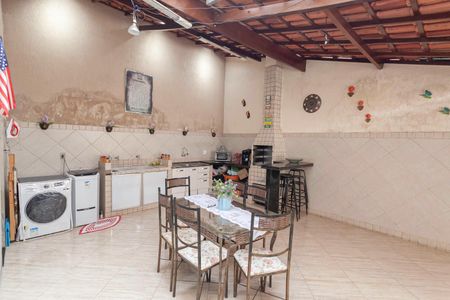 Casa à venda com 150m², 5 quartos e 2 vagasÁrea gourmet