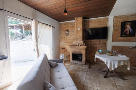 Sala de casa para alugar com 3 quartos, 5000m² em Granjas Rurais Reunidas São Judas Tadeu, Taubaté