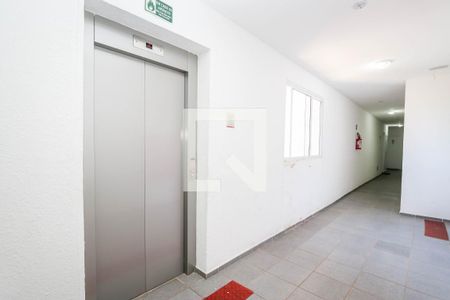 Apartamento para alugar com 42m², 2 quartos e sem vaga Apartamento para alugar com 42m², 2 quartos e sem vagaElevador