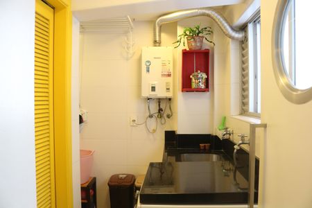 Apartamento para alugar com 107m², 3 quartos e 1 vagaÁrea de Serviço