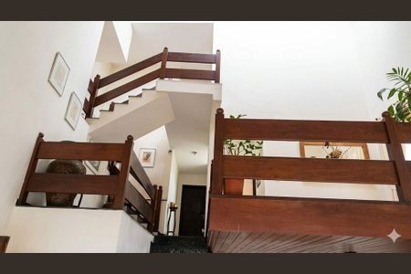 Casa à venda com 6 quartos, 400m² em Vila Lageado, São Paulo