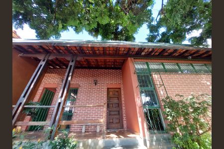 Casa à venda com 193m², 5 quartos e 2 vagasfachada