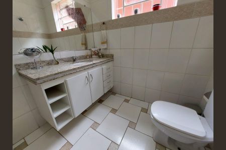 Casa à venda com 193m², 5 quartos e 2 vagasbanheiro 1