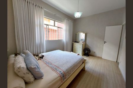 Casa à venda com 193m², 5 quartos e 2 vagasquarto 2