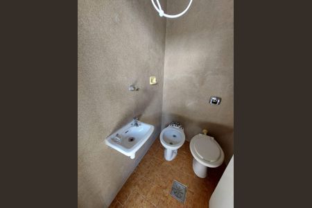 Casa à venda com 193m², 5 quartos e 2 vagaslavabo