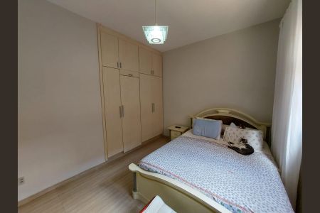 Casa à venda com 193m², 5 quartos e 2 vagasquarto 2