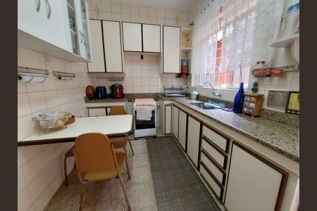 Casa à venda com 193m², 5 quartos e 2 vagascozinha