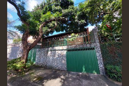 Casa à venda com 193m², 5 quartos e 2 vagasfachada