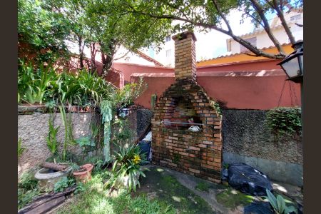 Casa à venda com 193m², 5 quartos e 2 vagasChurrasqueira