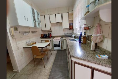 Casa à venda com 193m², 5 quartos e 2 vagascozinha