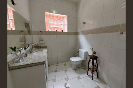 Casa à venda com 193m², 5 quartos e 2 vagasbanheiro 1