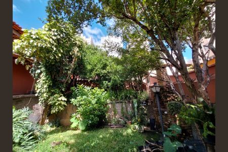 Casa à venda com 193m², 5 quartos e 2 vagasquintal