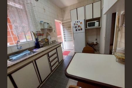 Casa à venda com 193m², 5 quartos e 2 vagascozinha