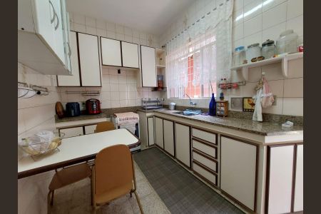 Casa à venda com 193m², 5 quartos e 2 vagascozinha