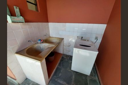 Casa à venda com 193m², 5 quartos e 2 vagasLavanderia