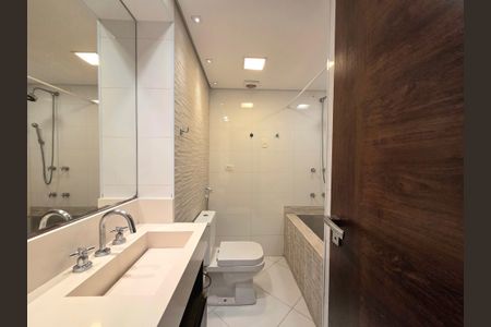 Apartamento para alugar com 121m², 3 quartos e 2 vagasBanheiro Social