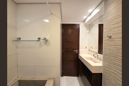 Apartamento para alugar com 121m², 3 quartos e 2 vagas Apartamento para alugar com 121m², 3 quartos e 2 vagasBanheiro Social