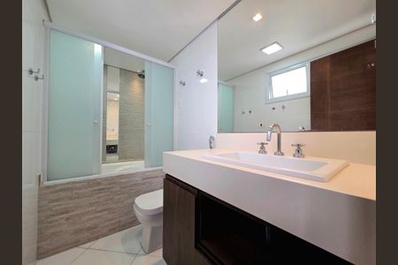 Apartamento para alugar com 121m², 3 quartos e 2 vagas Apartamento para alugar com 121m², 3 quartos e 2 vagasBanheiro da Suíte