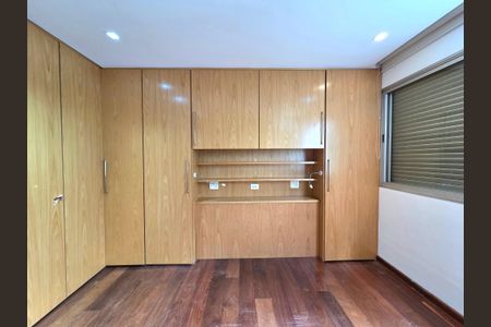 Apartamento para alugar com 121m², 3 quartos e 2 vagas Apartamento para alugar com 121m², 3 quartos e 2 vagasQuarto 3 (Suíte)
