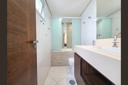 Apartamento para alugar com 121m², 3 quartos e 2 vagas Apartamento para alugar com 121m², 3 quartos e 2 vagasBanheiro da Suíte