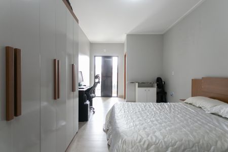 Casa à venda com 117m², 3 quartos e 2 vagasSuíte 