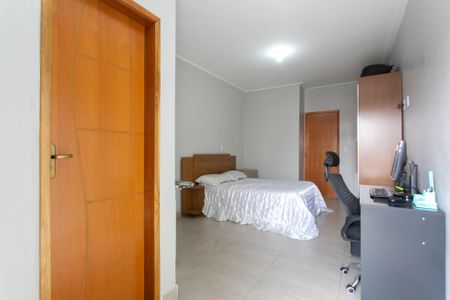 Casa à venda com 117m², 3 quartos e 2 vagasSuíte 