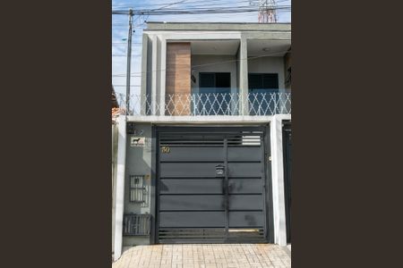 Casa à venda com 117m², 3 quartos e 2 vagasFachada 