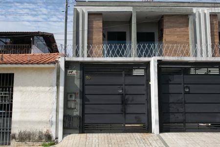 Casa à venda com 117m², 3 quartos e 2 vagasFachada 