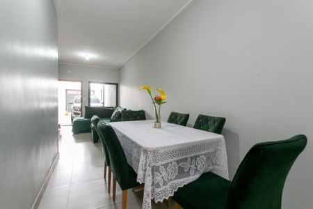 Casa à venda com 117m², 3 quartos e 2 vagasSala