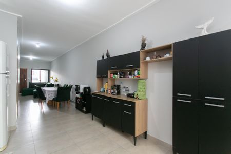 Casa à venda com 117m², 3 quartos e 2 vagasCozinha 