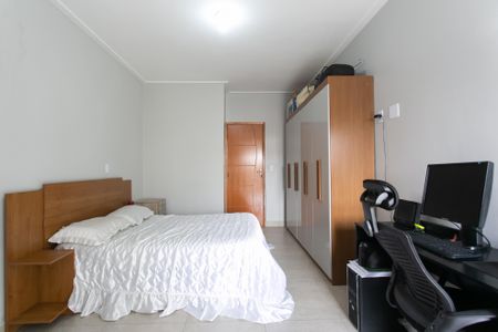 Casa à venda com 117m², 3 quartos e 2 vagasSuíte 