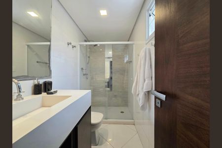 Apartamento para alugar com 121m², 1 quarto e 1 vaga Apartamento para alugar com 121m², 1 quarto e 1 vagaBanheiro da Suíte 2