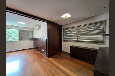 Apartamento para alugar com 121m², 1 quarto e 1 vagaSuíte 