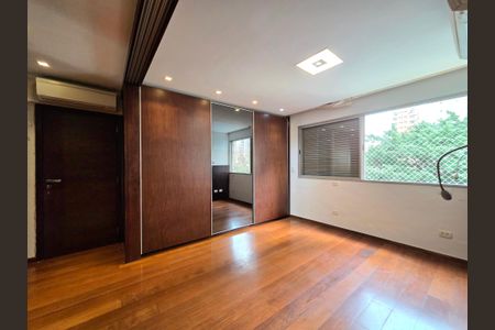 Apartamento para alugar com 121m², 1 quarto e 1 vaga Apartamento para alugar com 121m², 1 quarto e 1 vagaSuíte